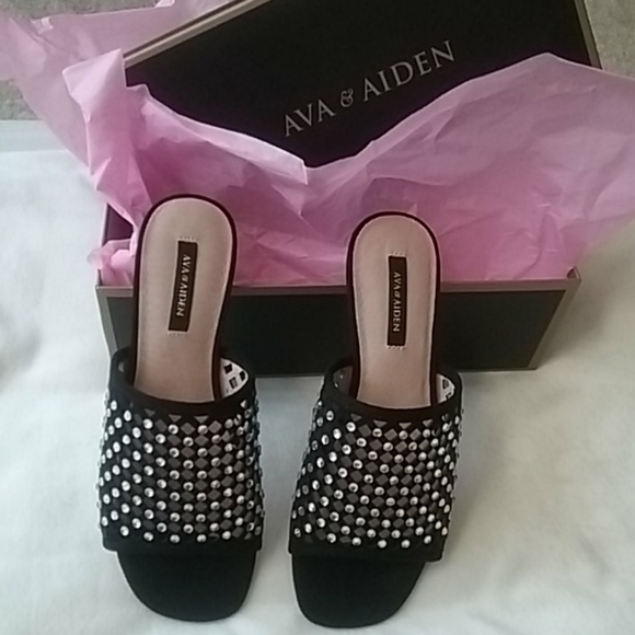 🎉Sale🎊 Ava & Aiden Crystal Sandals - Picture 15 of 15